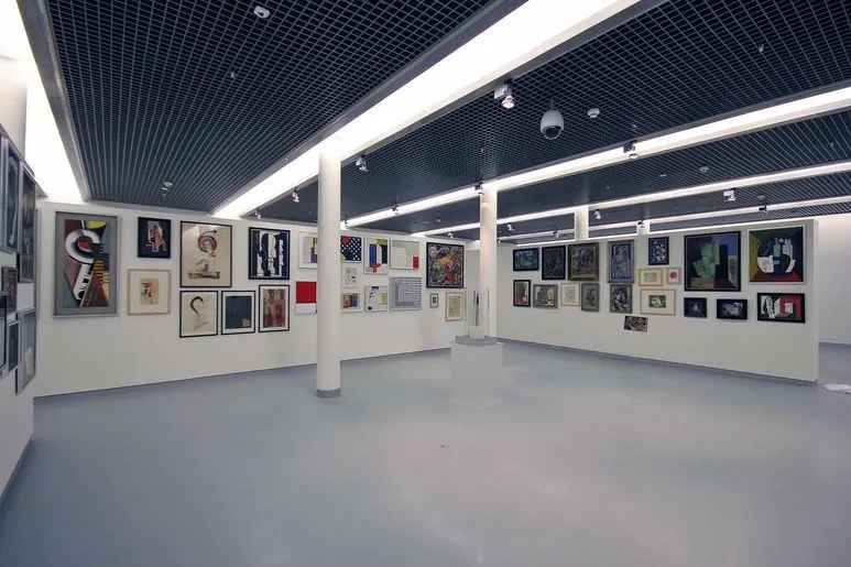 Muzeum sztuki współczesnej Łódź - historia, wystawy i atrakcje