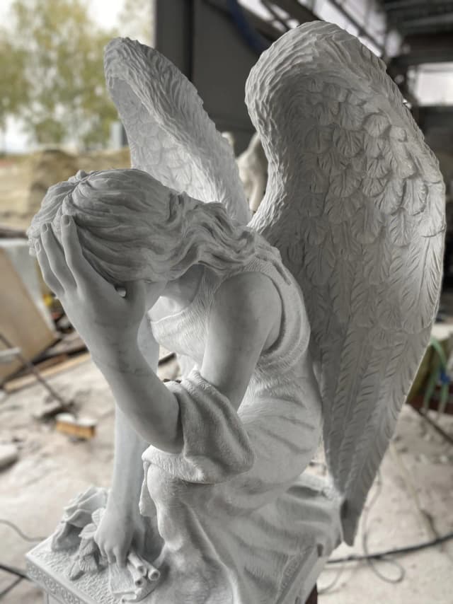 Rzeźba anioła: Znajdź piękne przykłady i ich znaczenie w sztuce